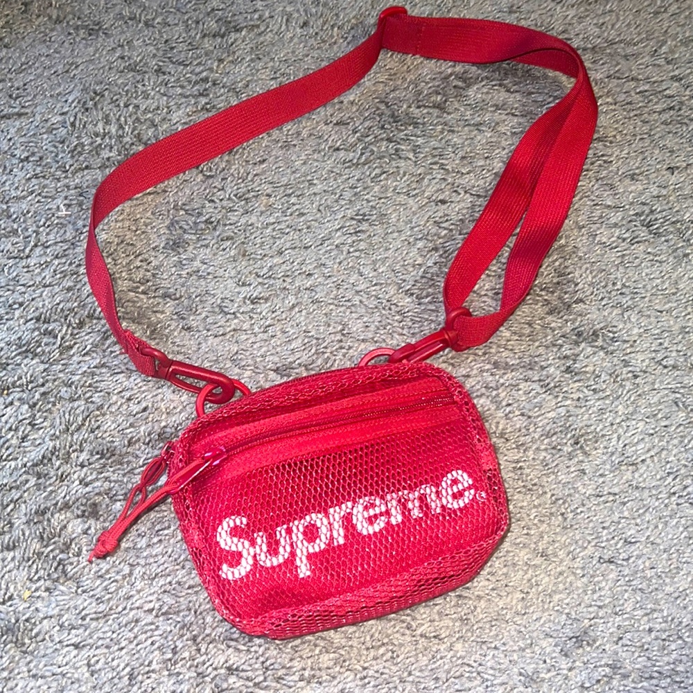SUPREME bag !!!!! ✨